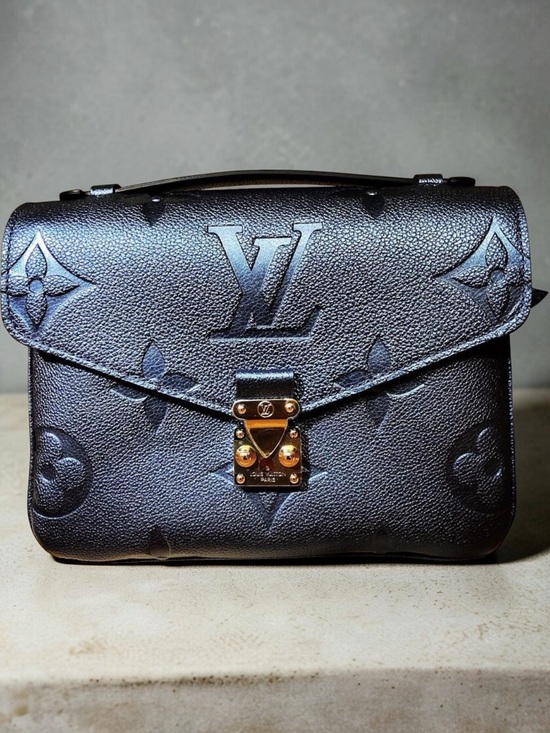 Louis Vuitton Handbags - 🌸Louis Vuitton Empriente Navy Nacre Pochette Metis🌸